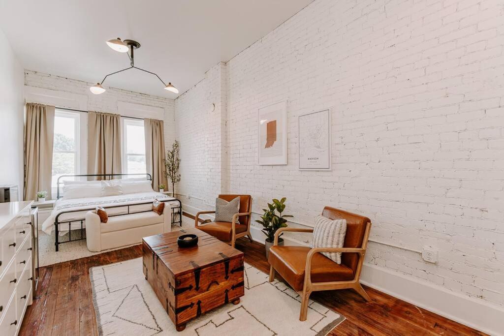 East Main Lofts - Farmhouse 204 ماديسون المظهر الخارجي الصورة